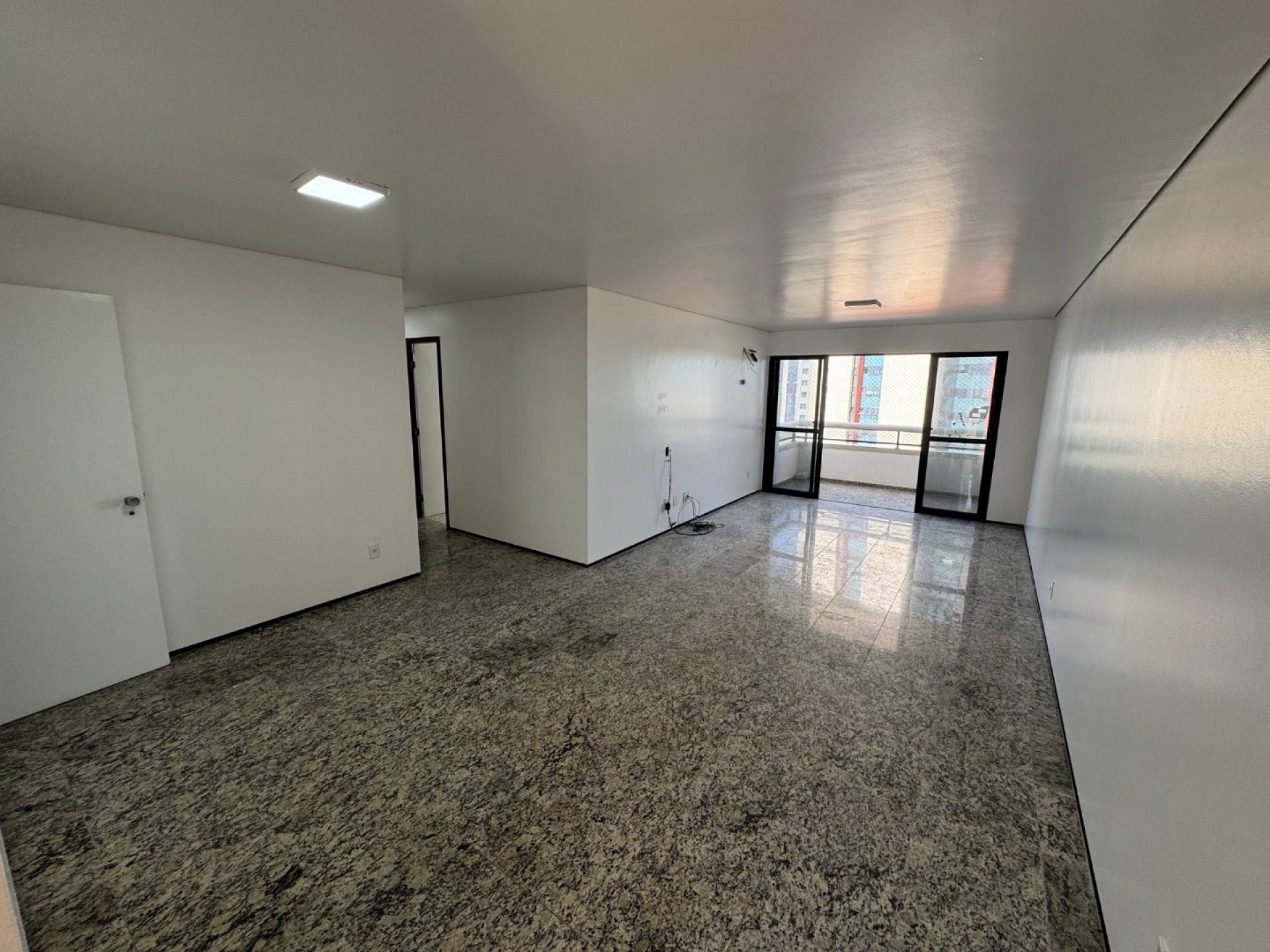 MR - APARTAMENTO LOCAÇÃO EDF. PUNTA DEL ESTE