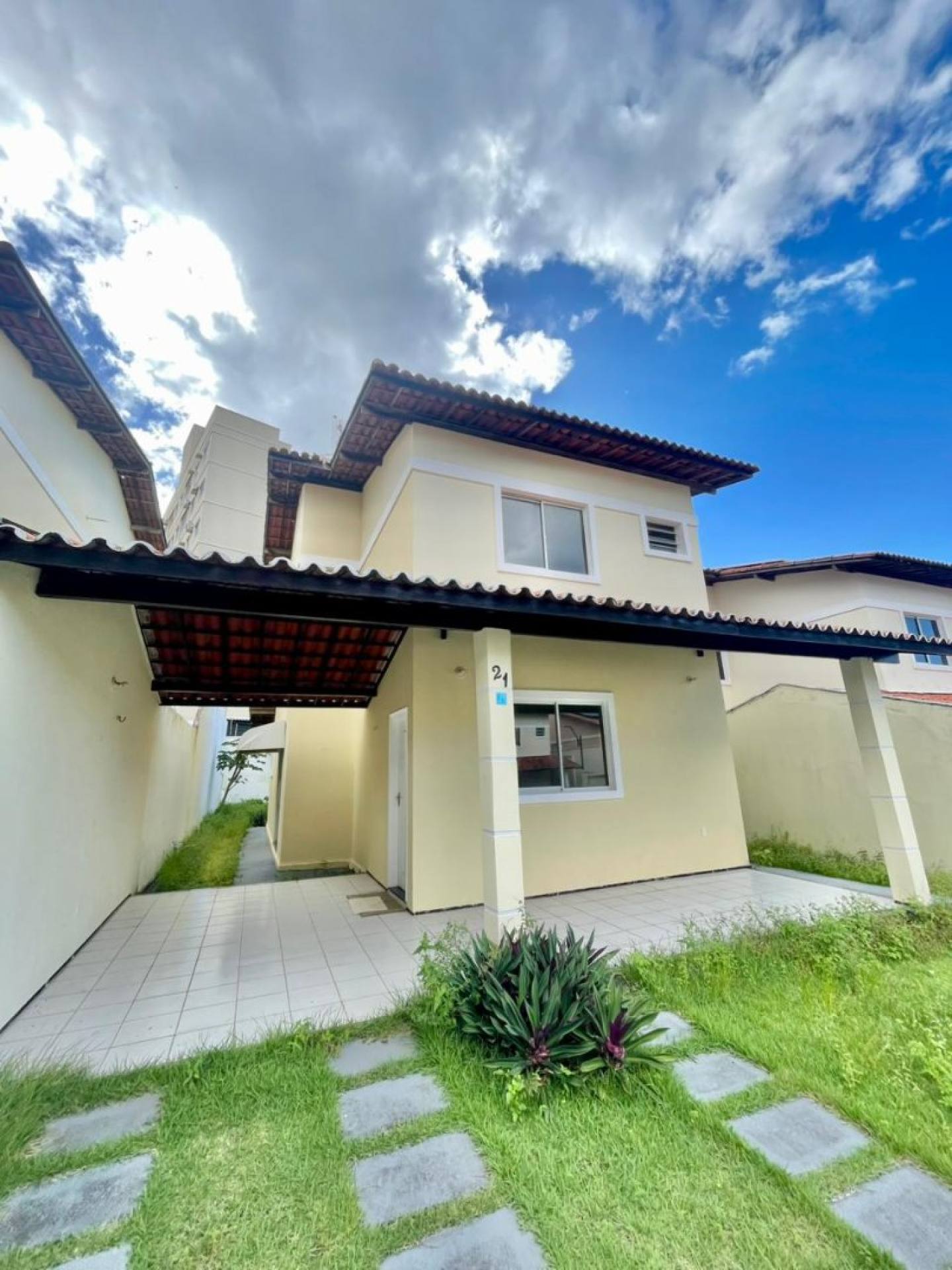 (MR) VENDA CASA - COND. GRAN PARK