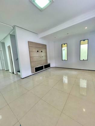 (MR) VENDA CASA - COND. GRAN PARK