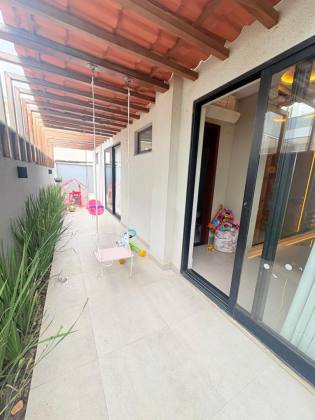 (MR) VENDA CASA - COND. DAMHA