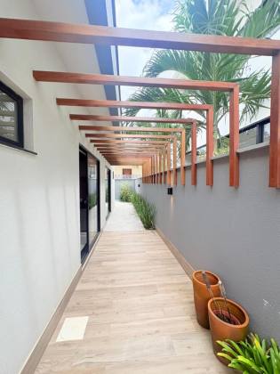 (MR) VENDA CASA - COND. DAMHA