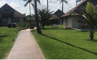 Carneiros Beach Resort
