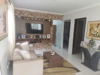 CASA EM PAU AMARELO 