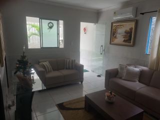 CASA EM PAU AMARELO 