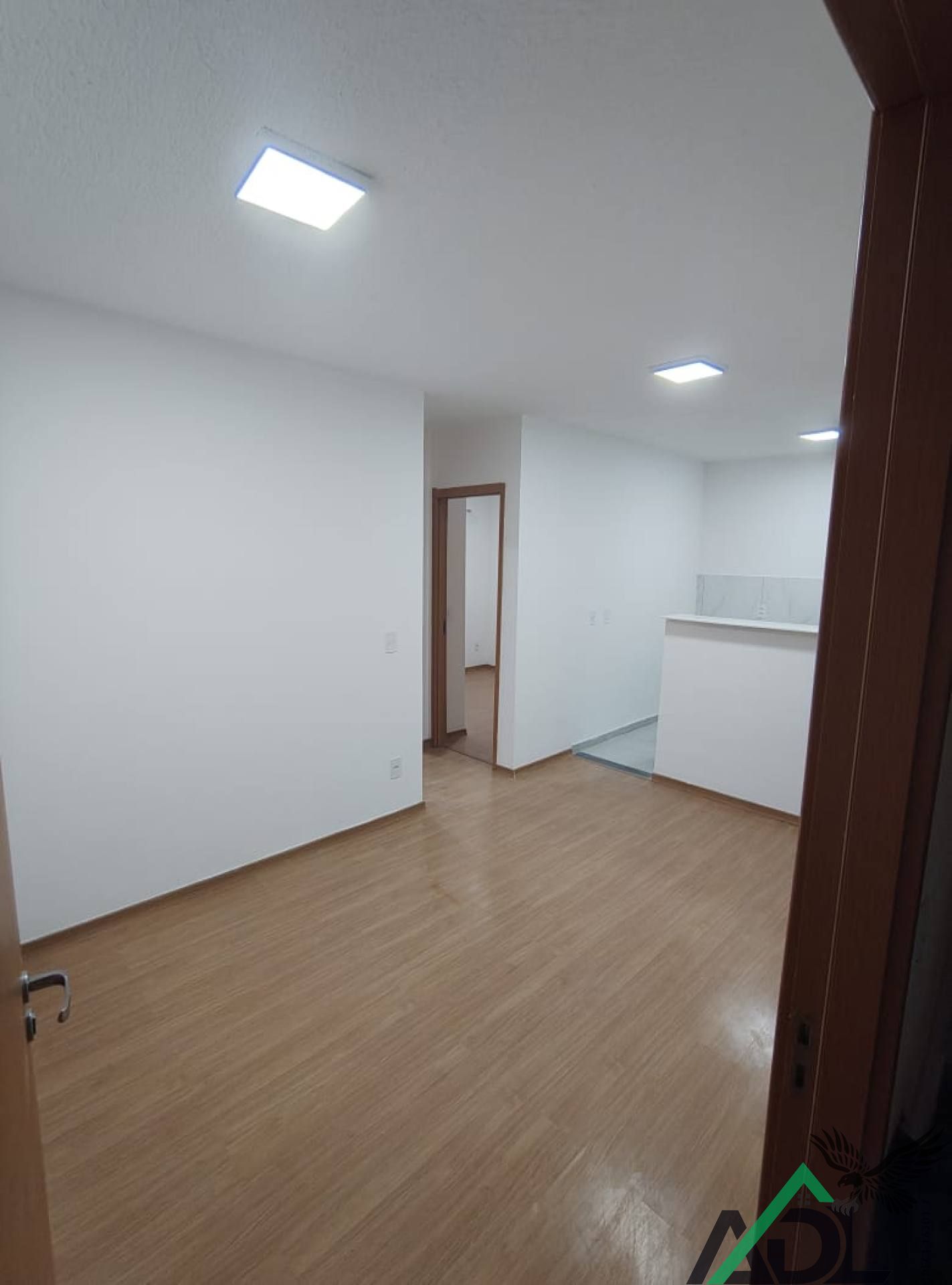 Seu Novo Lar de Revista: Reformado, Moderno e em Condomínio Clube!