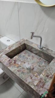 Seu Novo Lar de Revista: Reformado, Moderno e em Condomínio Clube!