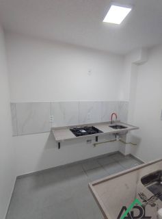 Seu Novo Lar de Revista: Reformado, Moderno e em Condomínio Clube!