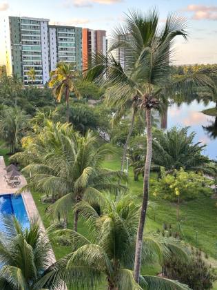 Um Refúgio Onde o Mar Abraça a Vida — Terraço Laguna, Praia do Paiva