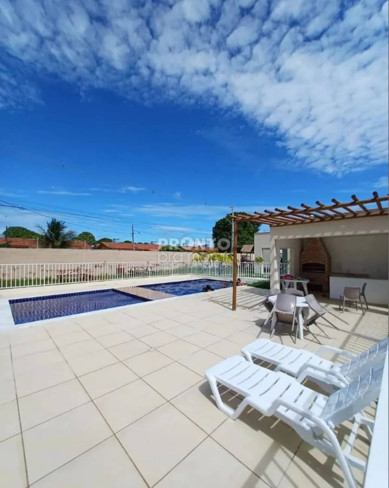 Apartamento para Alugar com 2 quartos em condomínio com Piscina em Pau Amarelo Paulista