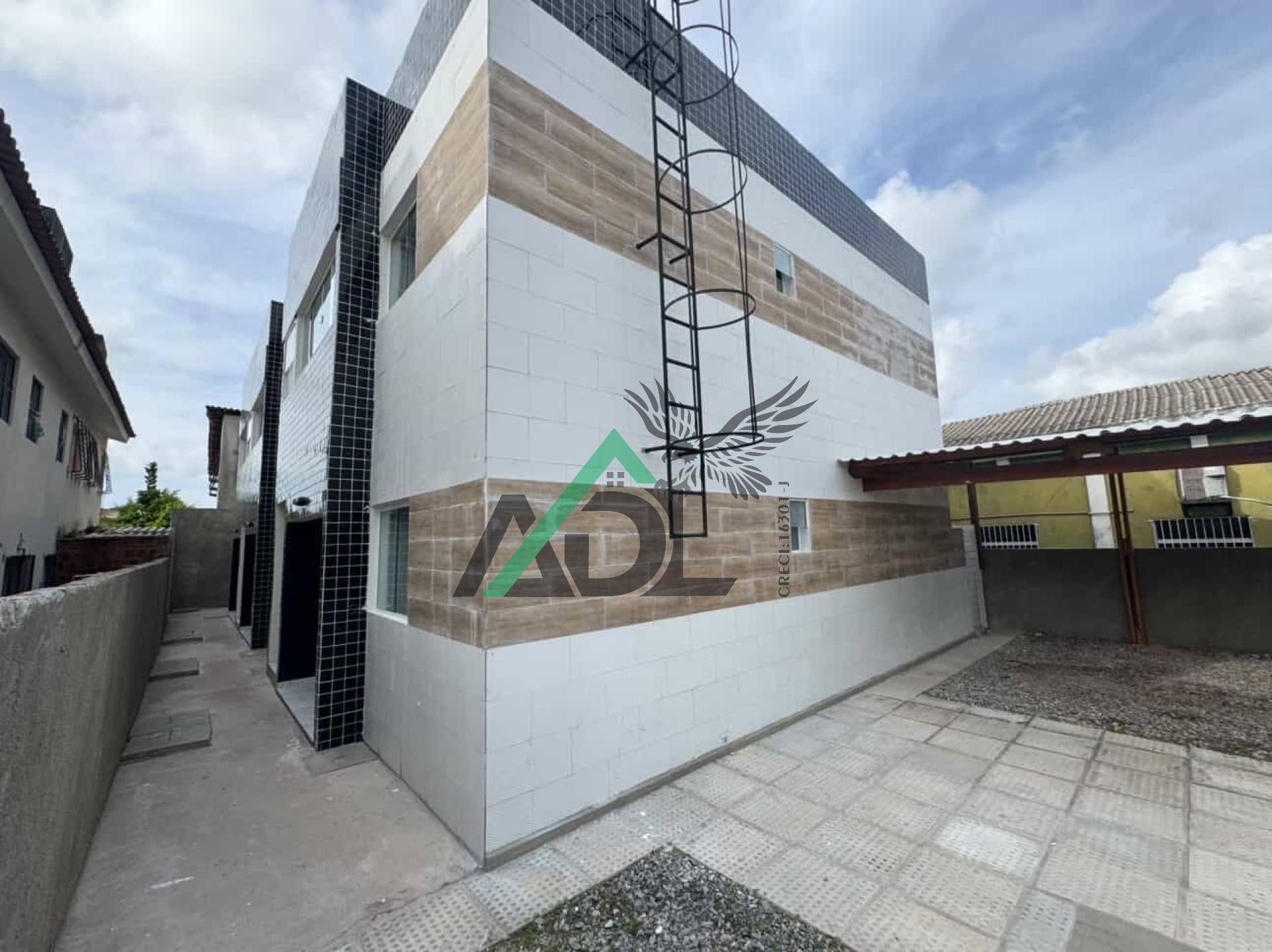 Privê 2 quartos pronto pra morar em Pau Amarelo