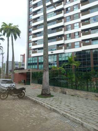 Seu Refúgio Urbano: Apartamento com Vista Privilegiada e Condomínio Clube Completo!