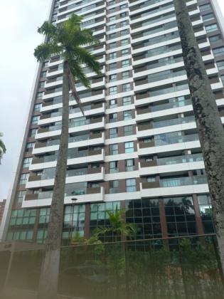 Seu Refúgio Urbano: Apartamento com Vista Privilegiada e Condomínio Clube Completo!