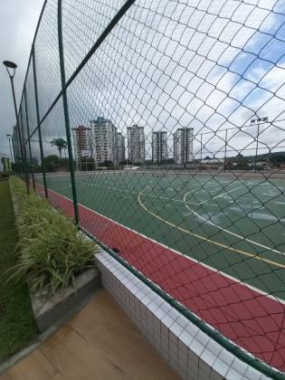 Seu Refúgio Urbano: Apartamento com Vista Privilegiada e Condomínio Clube Completo!