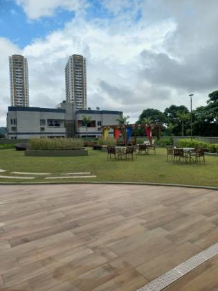 Seu Refúgio Urbano: Apartamento com Vista Privilegiada e Condomínio Clube Completo!