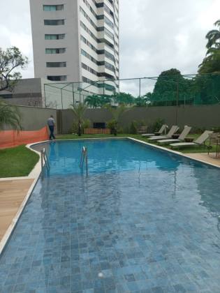 Seu Refúgio Urbano: Apartamento com Vista Privilegiada e Condomínio Clube Completo!