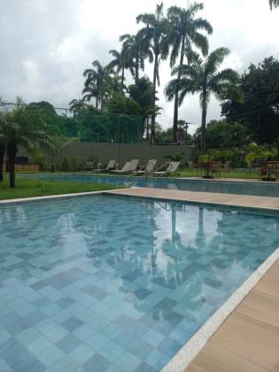 Seu Refúgio Urbano: Apartamento com Vista Privilegiada e Condomínio Clube Completo!