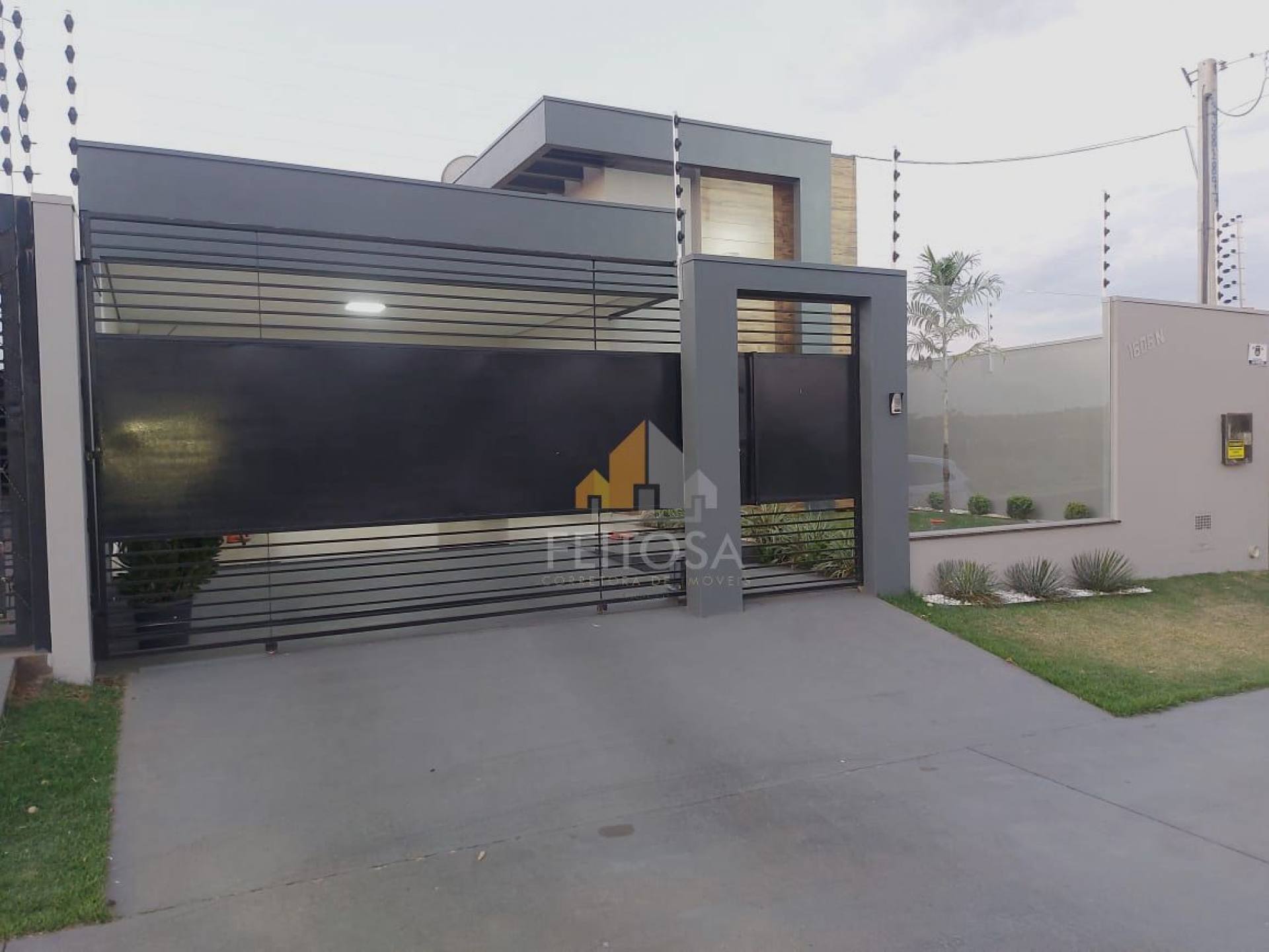 IMOVEL COM AREA COMERCIAL E RESIDENCIAL DISPONIVEL PARA VENDA NO BAIRRO MONTSERRAT