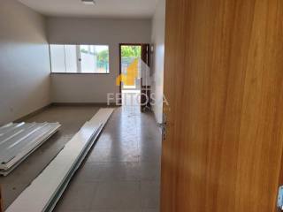 Casa Popular, Residencial, a venda localizado no bairro Avenida Minas gerais em Campo Novo do Parecis com 2 dormitórios e 1 suíte, 1 banheiro, 1 sala, 1 cozinha e 1 vaga na garagem.