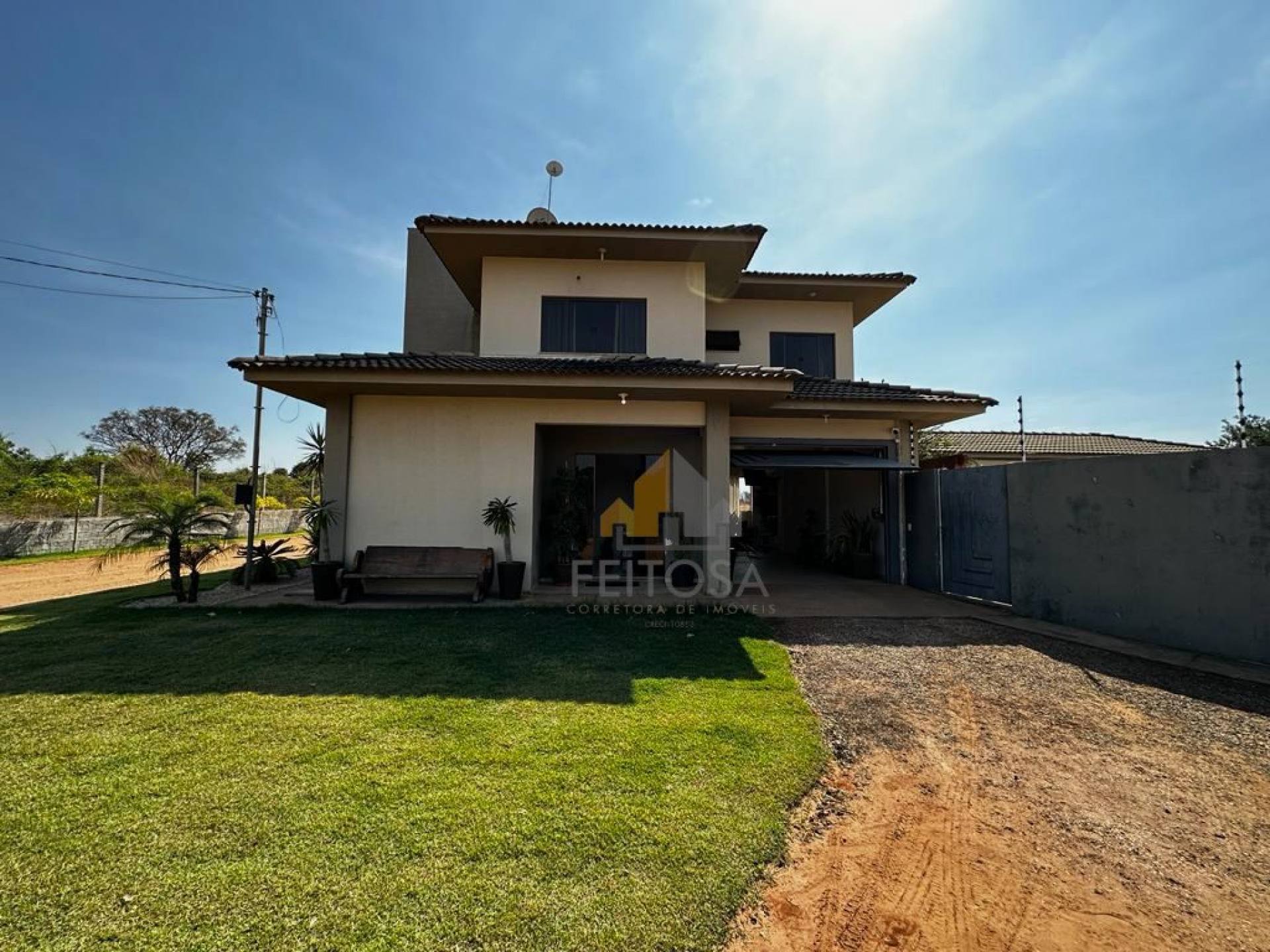 PROPRIEDADE DE ALTO PADRAO DISPONÍVEL PARA VENDA A 800 M DE NOVA MUTUM