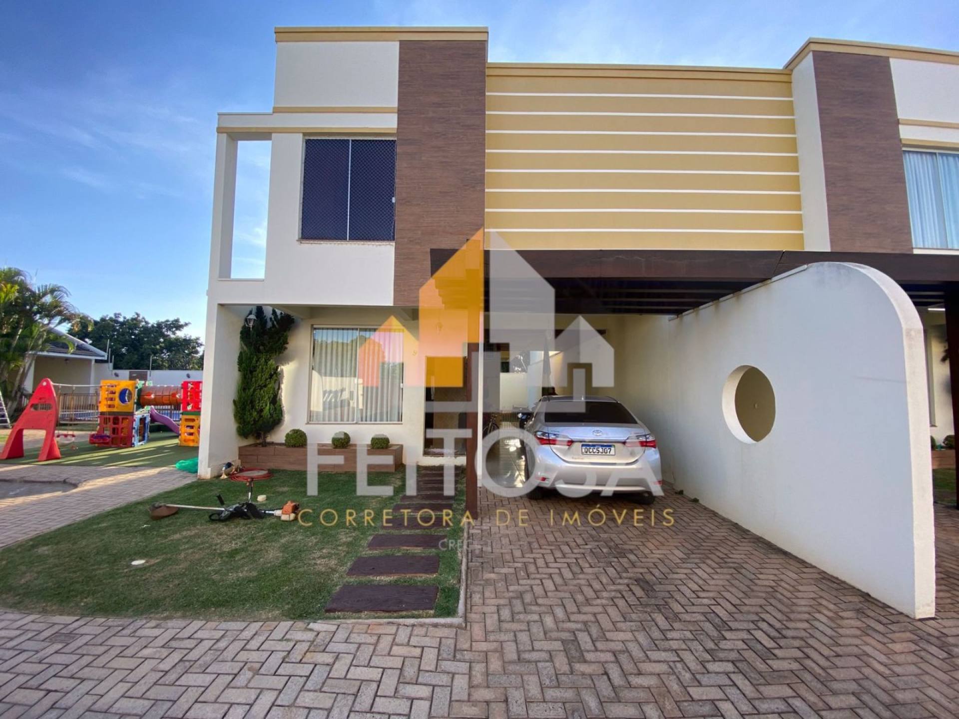 SOBRADO DISPONÍVEL PARA VENDA NO CONDOMÍNIO CASTANHEIRAS