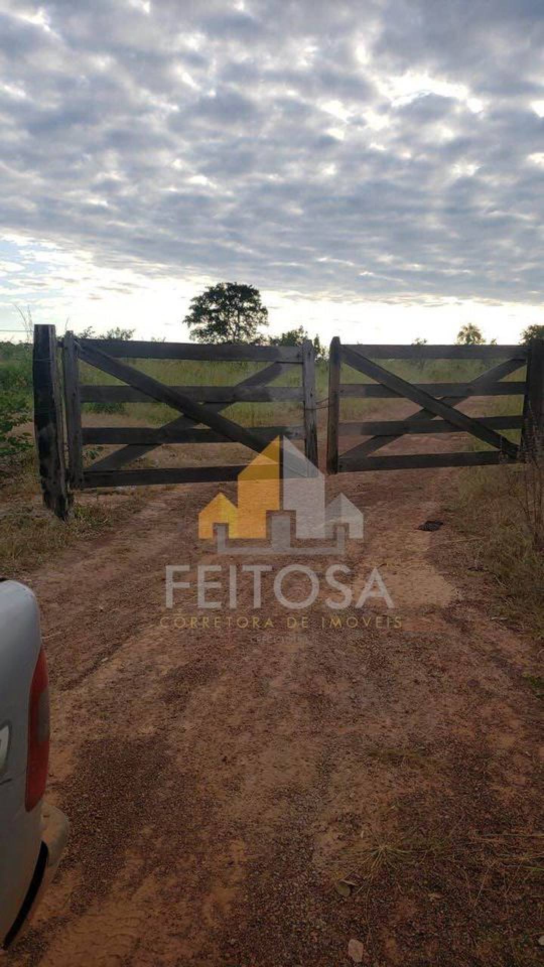 SITIO LOCALIZADO NO COQUEIRAL