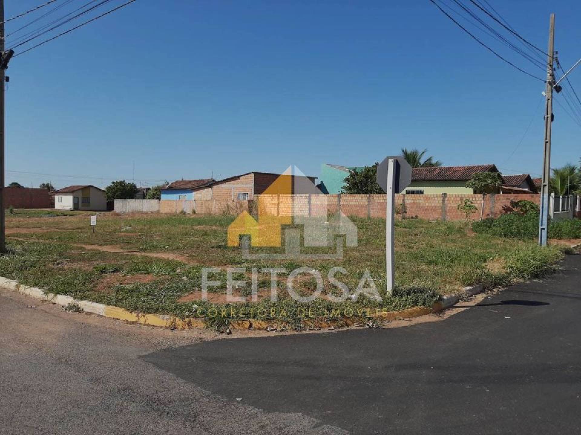 Terreno disponível a venda no bairro Santa Terezinha