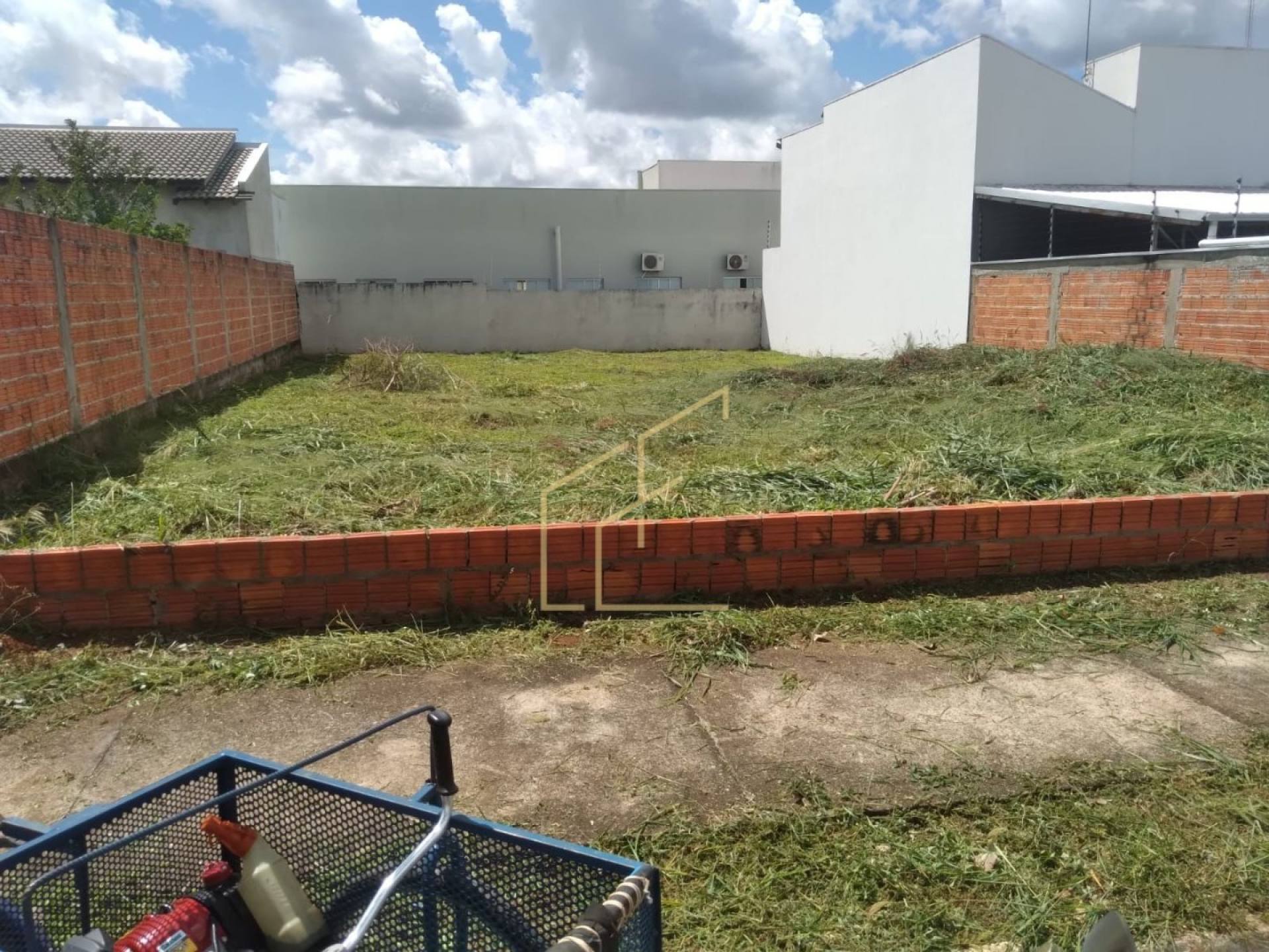 LOTE DISPONIVEL PARA VENDA NO BAIRRO BEIJA FLOR