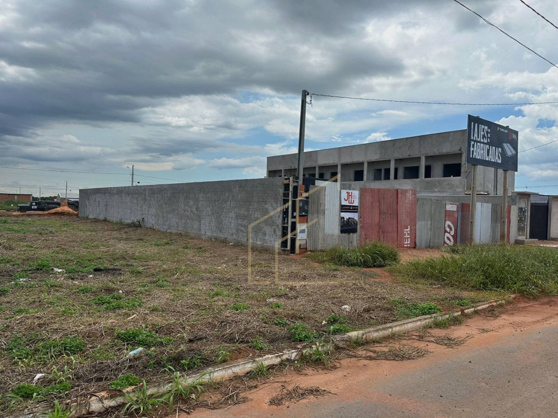 AGIO  DE LOTE DISPONIVEL PARA VENDA NO BAIRRO  MONTREAL