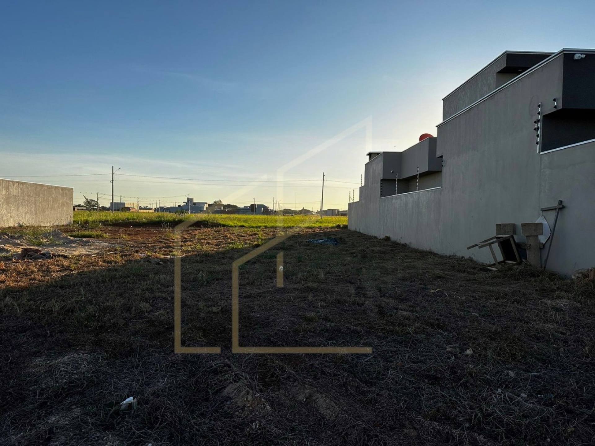 TERRENO DISPONIVEL PARA VENDA NO BAIRRO JARDIM MILÃO
