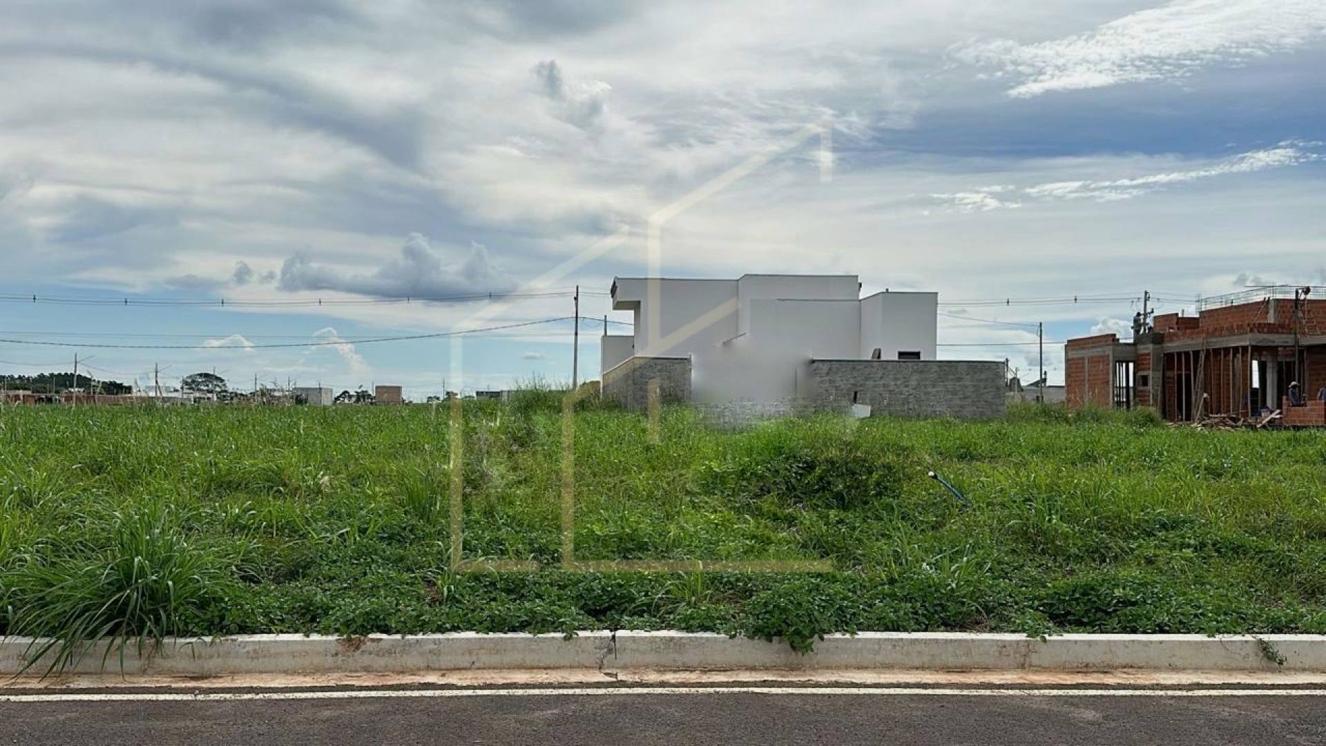 TERRENO DISPONIVEL PARA VENDA NO BAIRRO JARDIM MILÃO