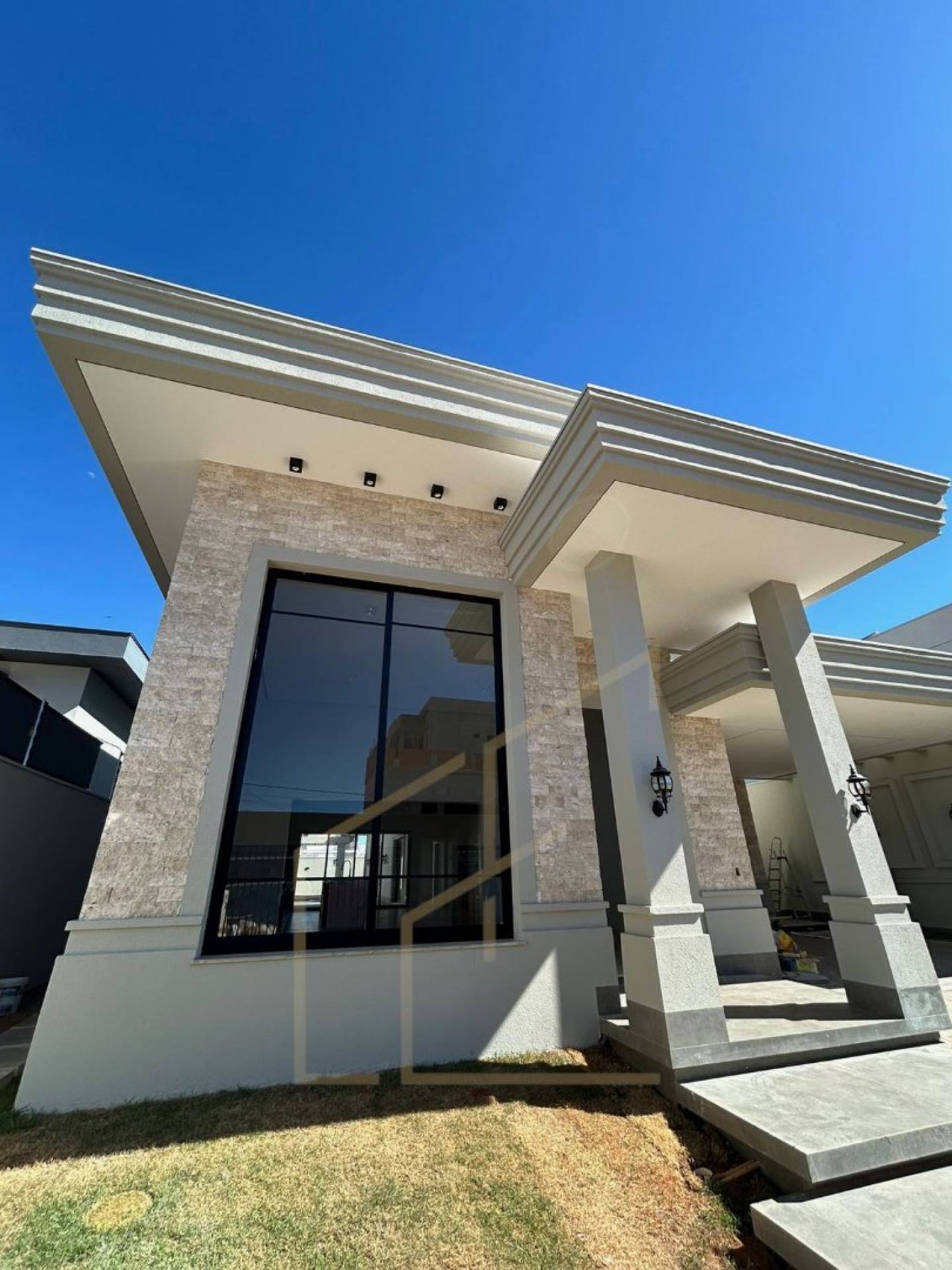 PROPRIEDADE DE ALTO PADRÃO DISPONIVEL PARA VENDA