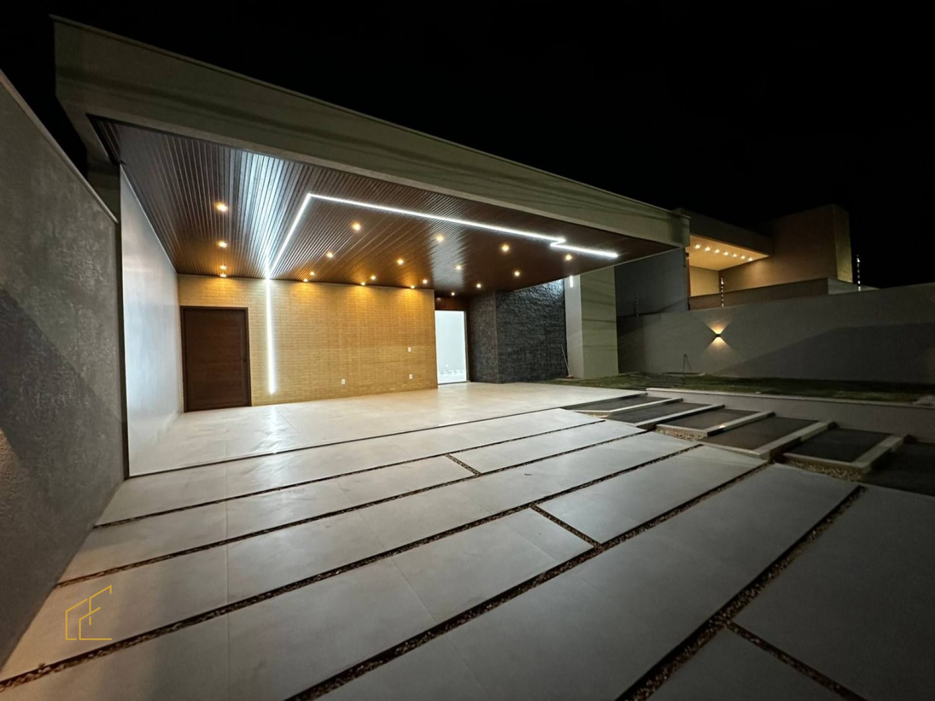 CASA DE ALTO PADRÃO, NO BAIRRO JARDIM ALVORADA