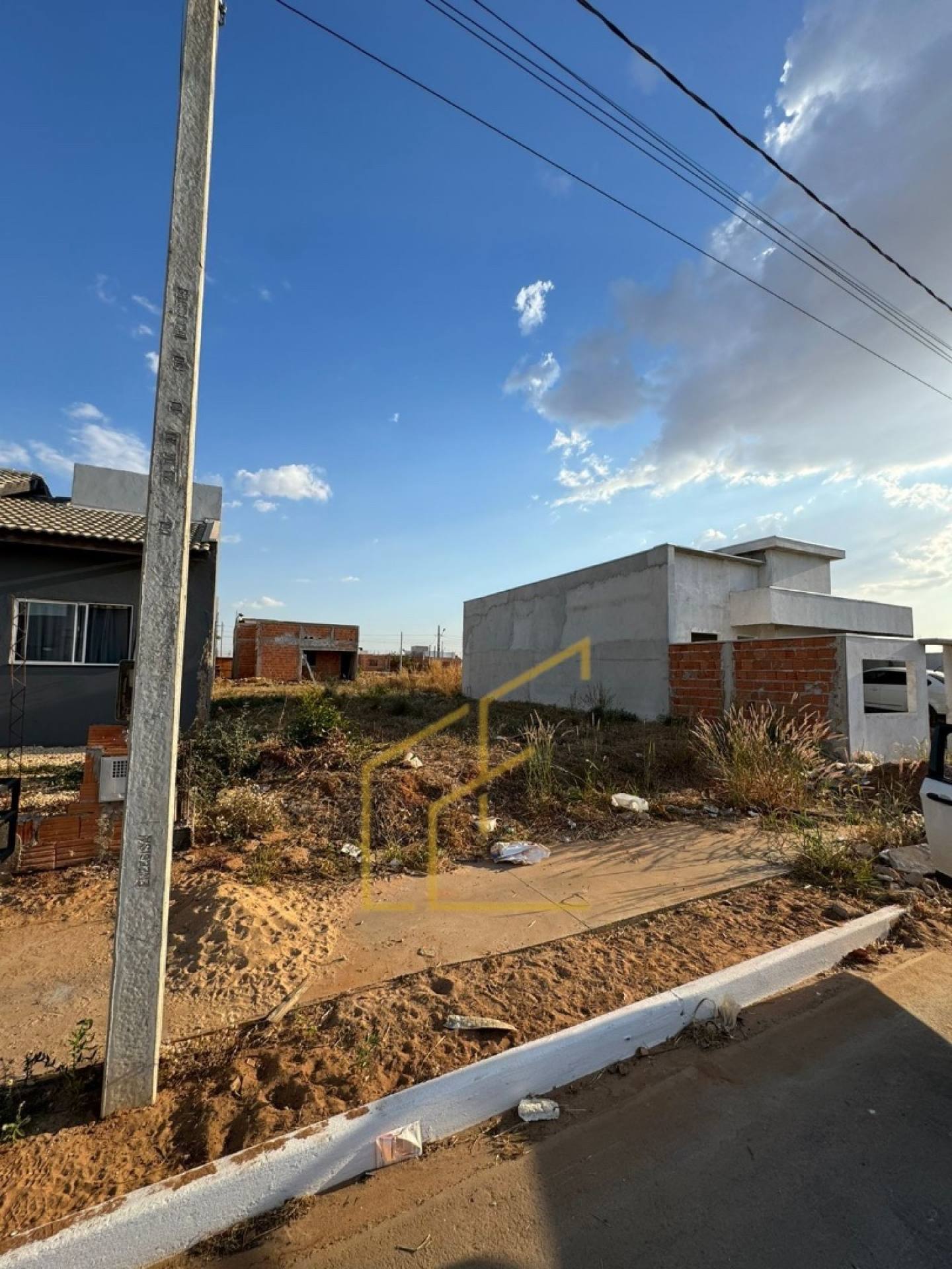 AGIO DE LOTE DISPONÍVEL PARA VENDA NO BAIRRO MONTSERRAT