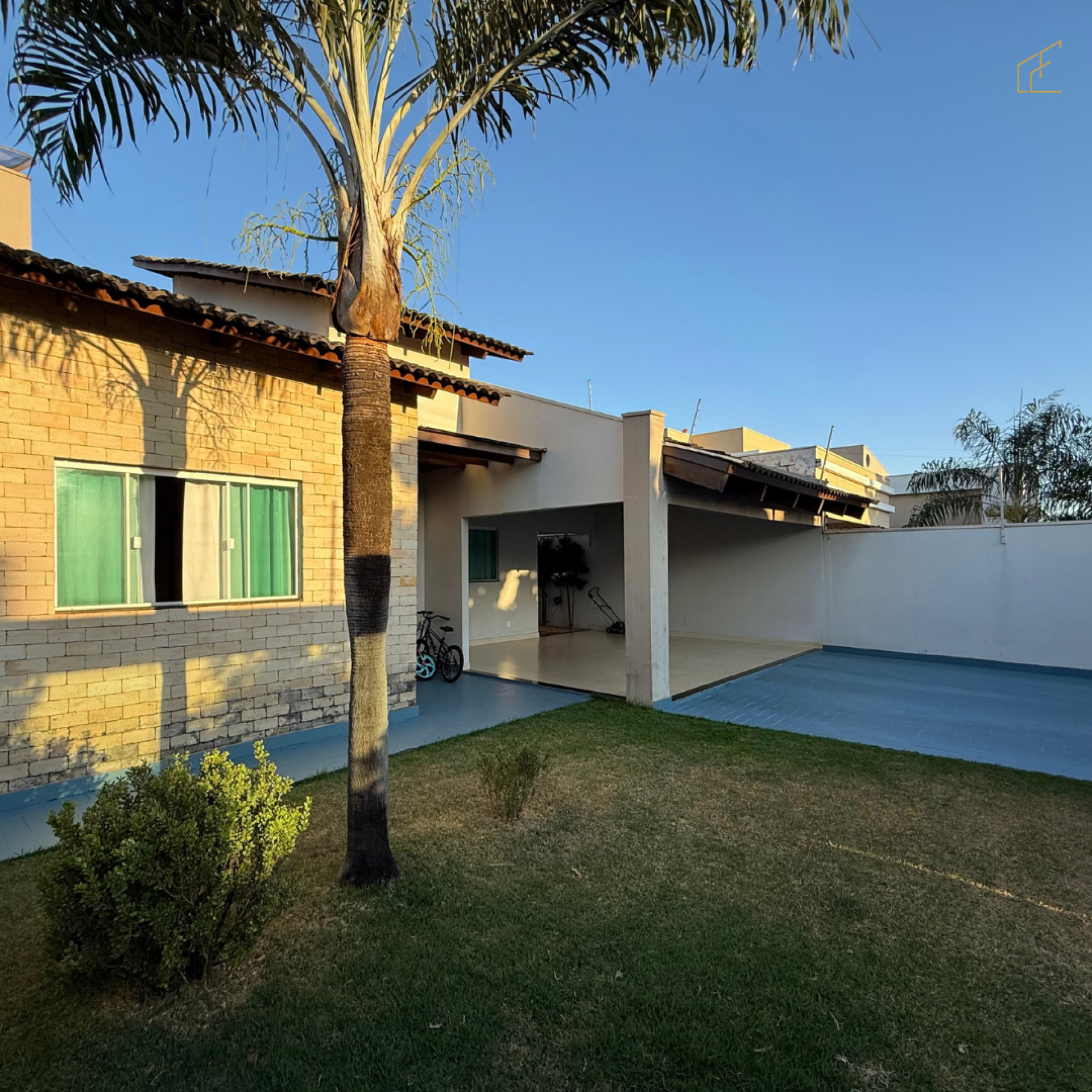 IMÓVEL DISPONÍVEL PARA VENDA NO FLAMBOYANTS