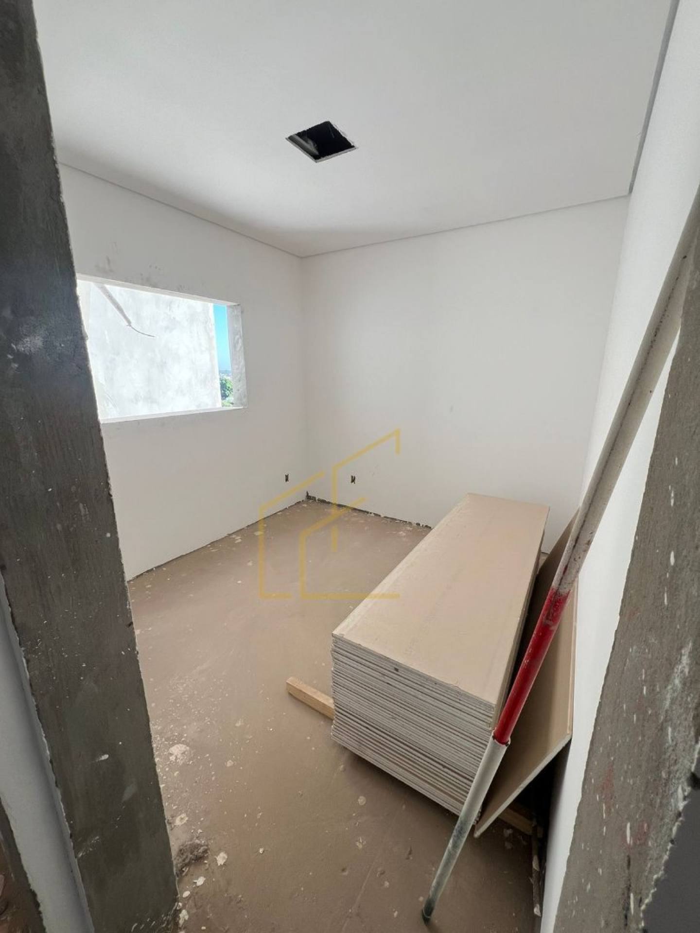 APARTAMENTO DISPONÍVEL PARA VENDA NO CENTRO