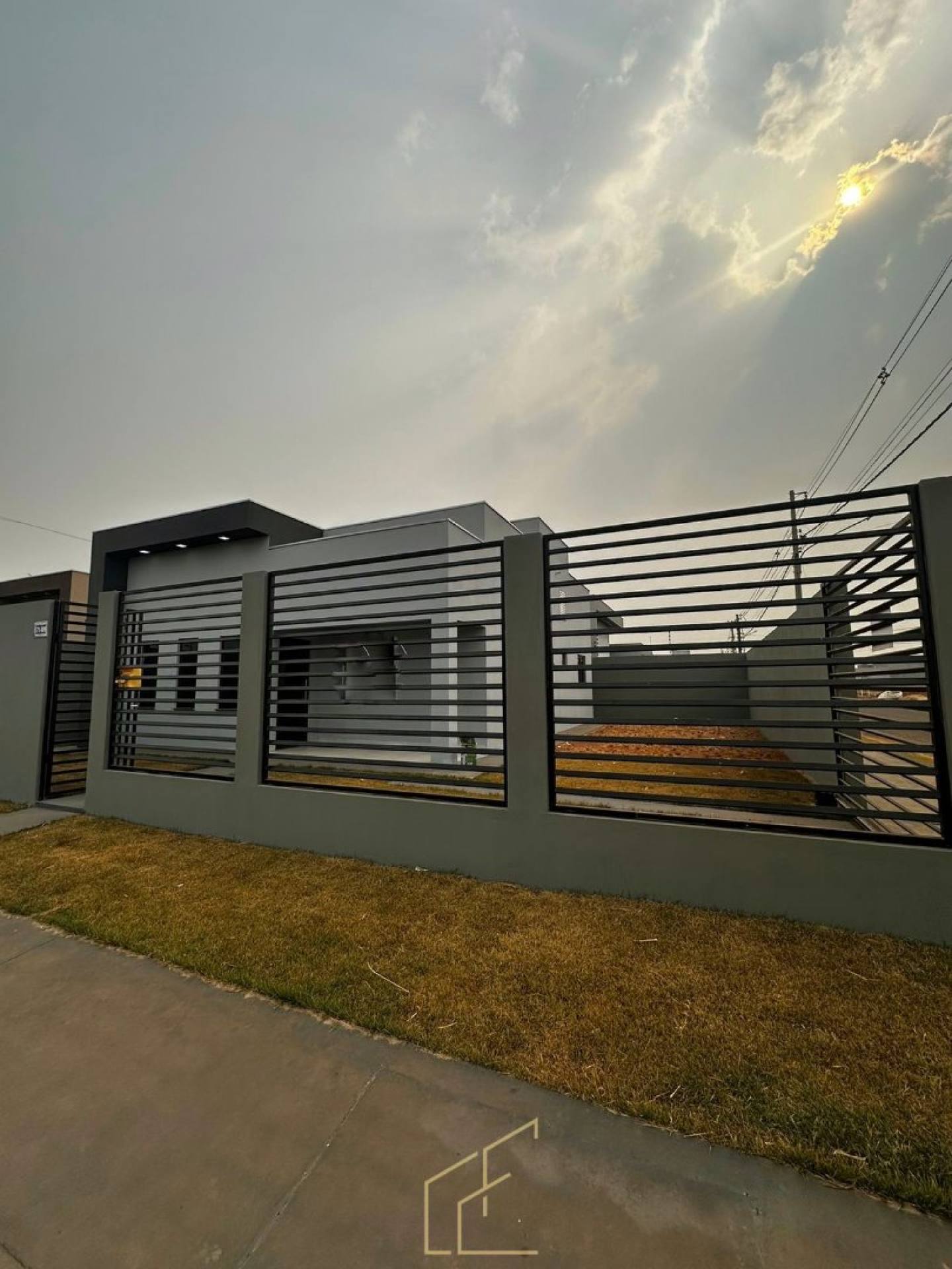 CASA DISPONÍVEL PARA VENDA NO JARDIM ITÁLIA