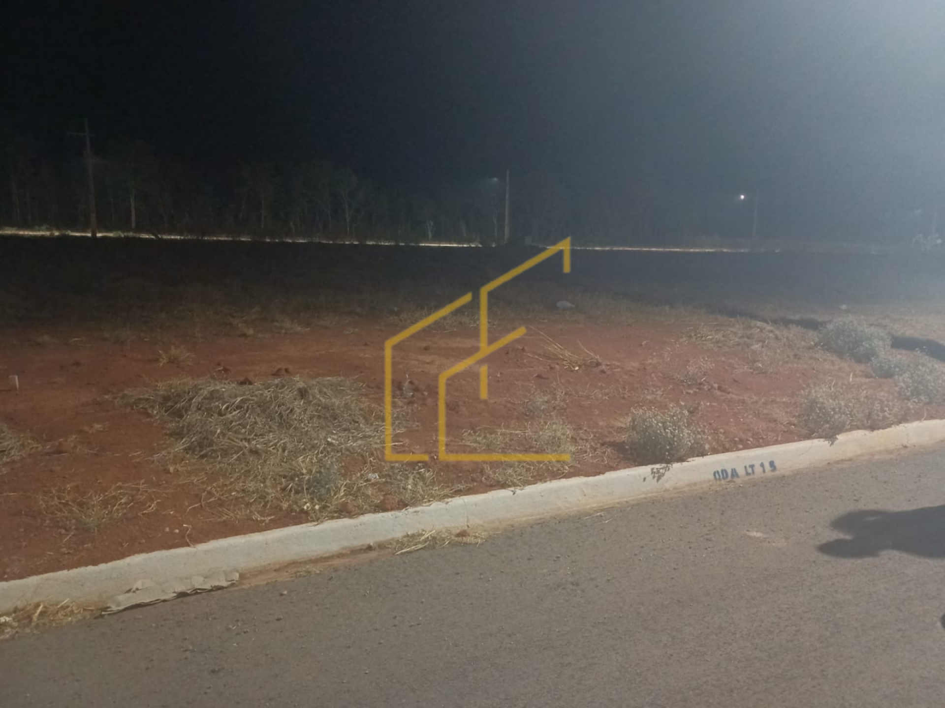 AGIO DE LOTE DISPONÍVEL PARA VENDA NO BAIRRO VENEZA