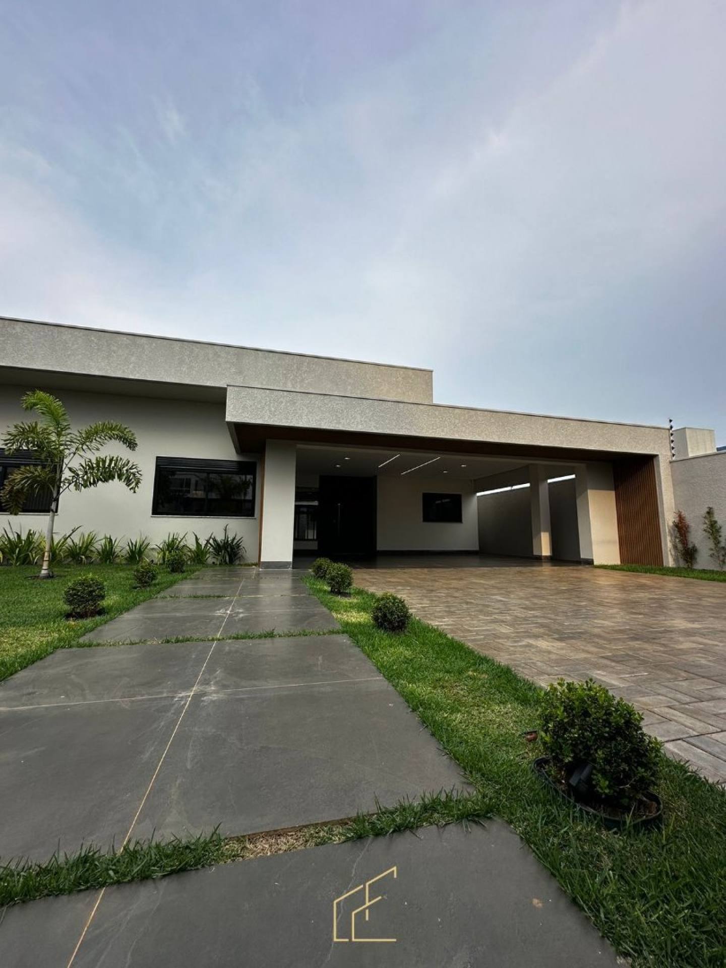 IMÓVEL DE ALTO PADRÃO DISPONÍVEL PARA VENDA NO BAIRRO JARDIM ALVORADA