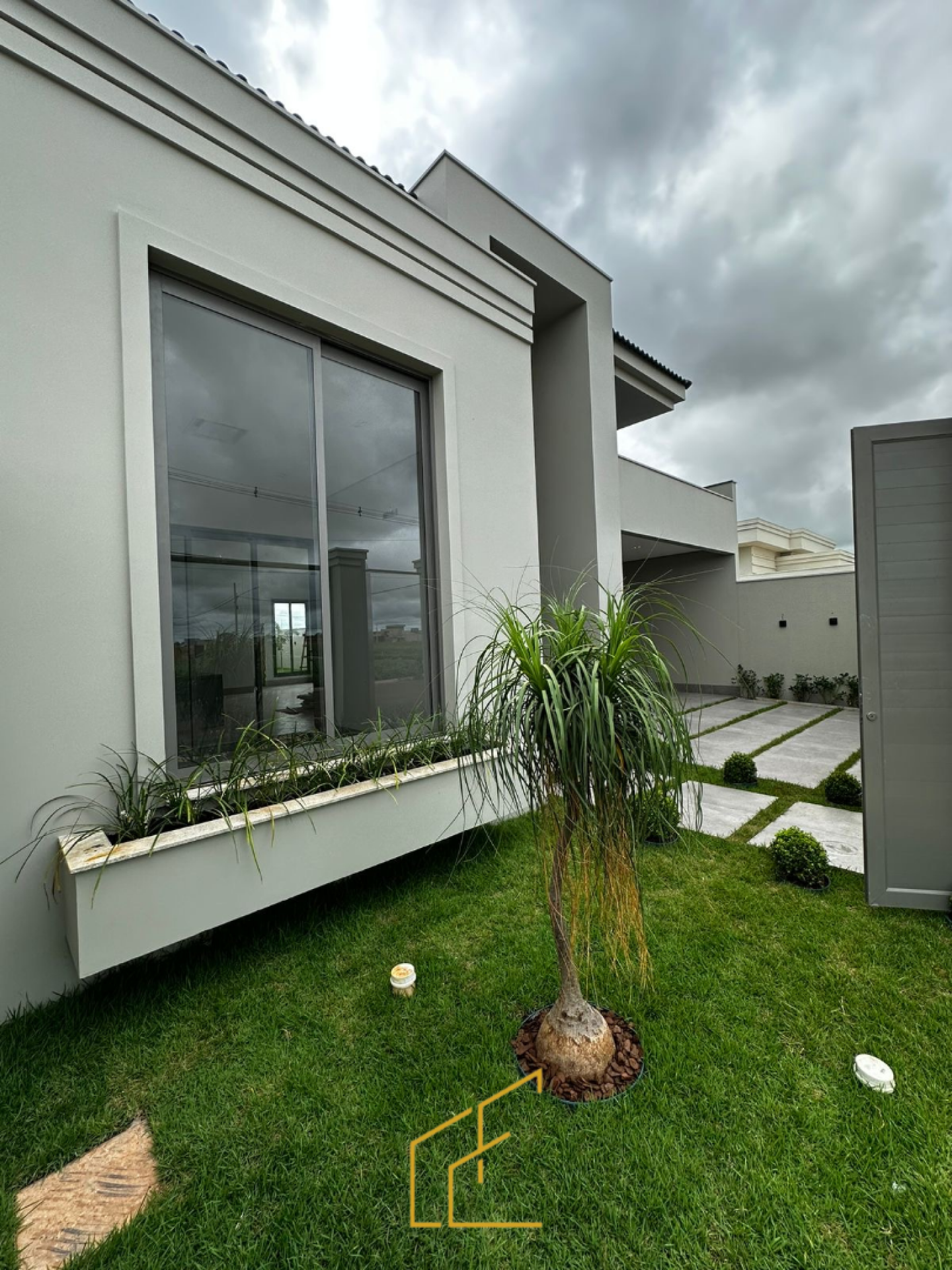 IMOVEL DE ALTO PADRÃO DISPONIVEL PARA VENDA NO BAIRRO JARDIM MILÃO