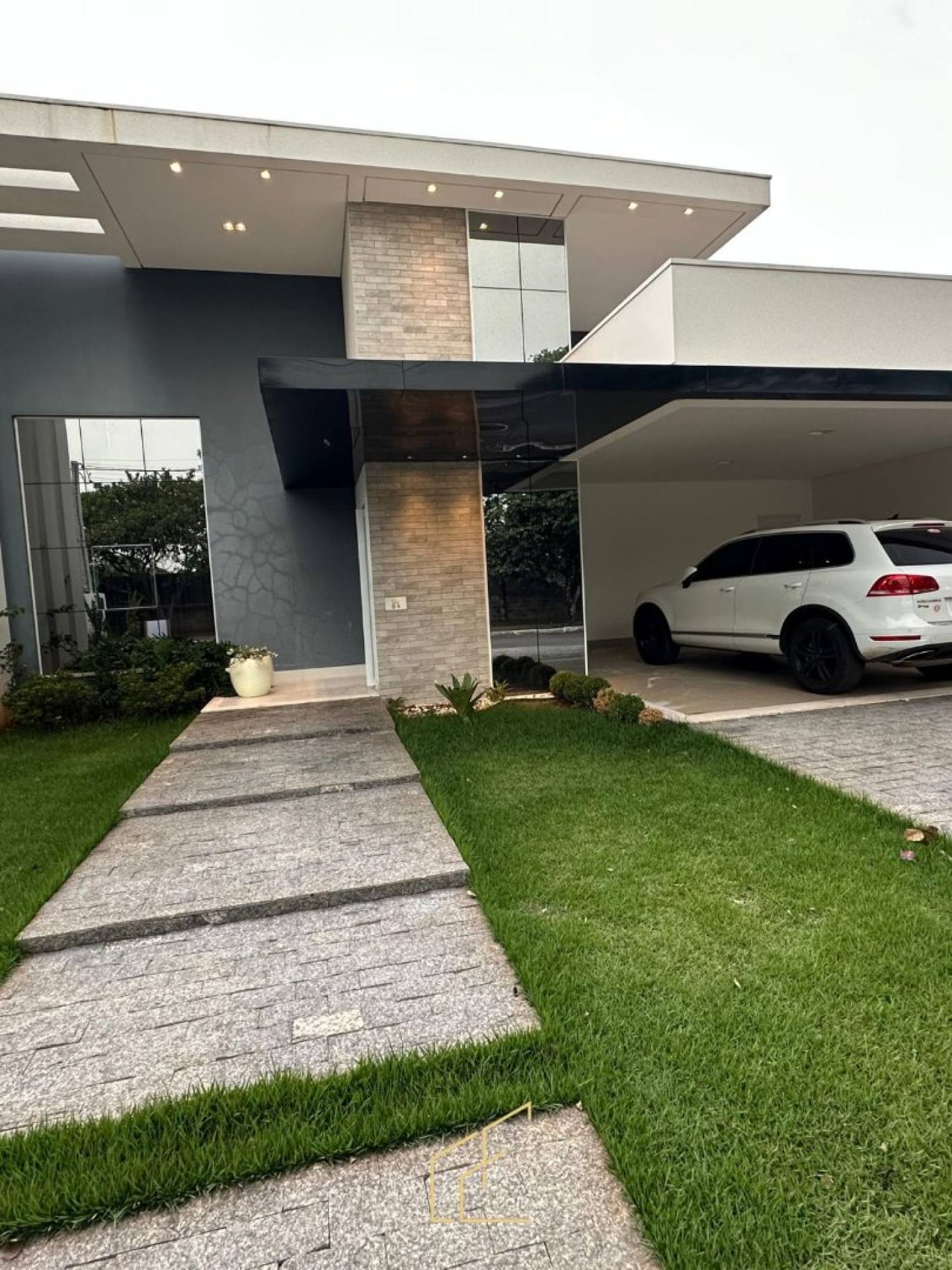 IMOVEL DE ALTO PADRÃO DISPONIVEL PARA VENDA NO CONDOMINIO ESPLANADA DO SOL