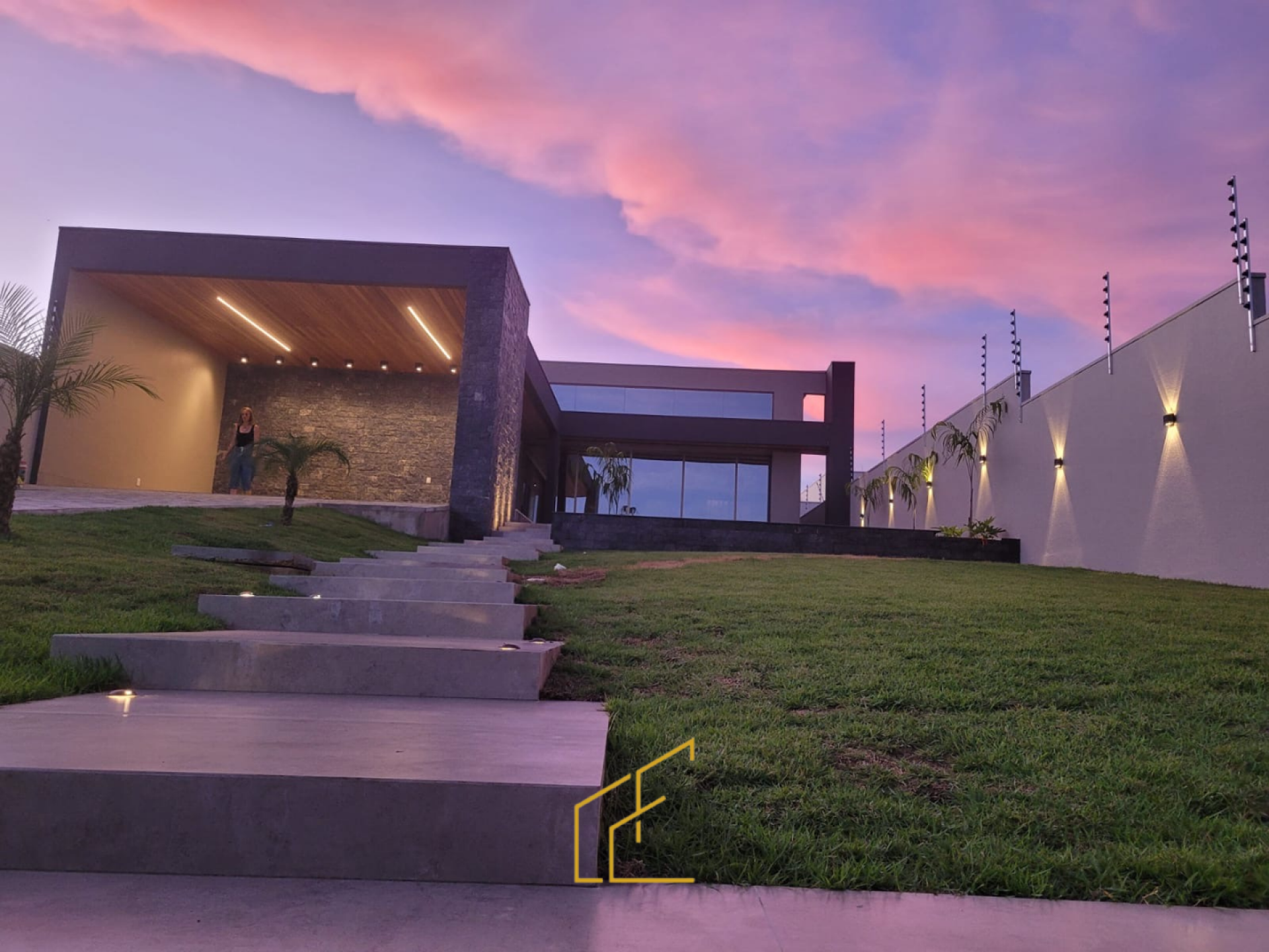 IMOVEL DE ALTO PADRÃO DISPONIVEL PARA VENDA NO BAIRRO PARQUE DOS INGÁS