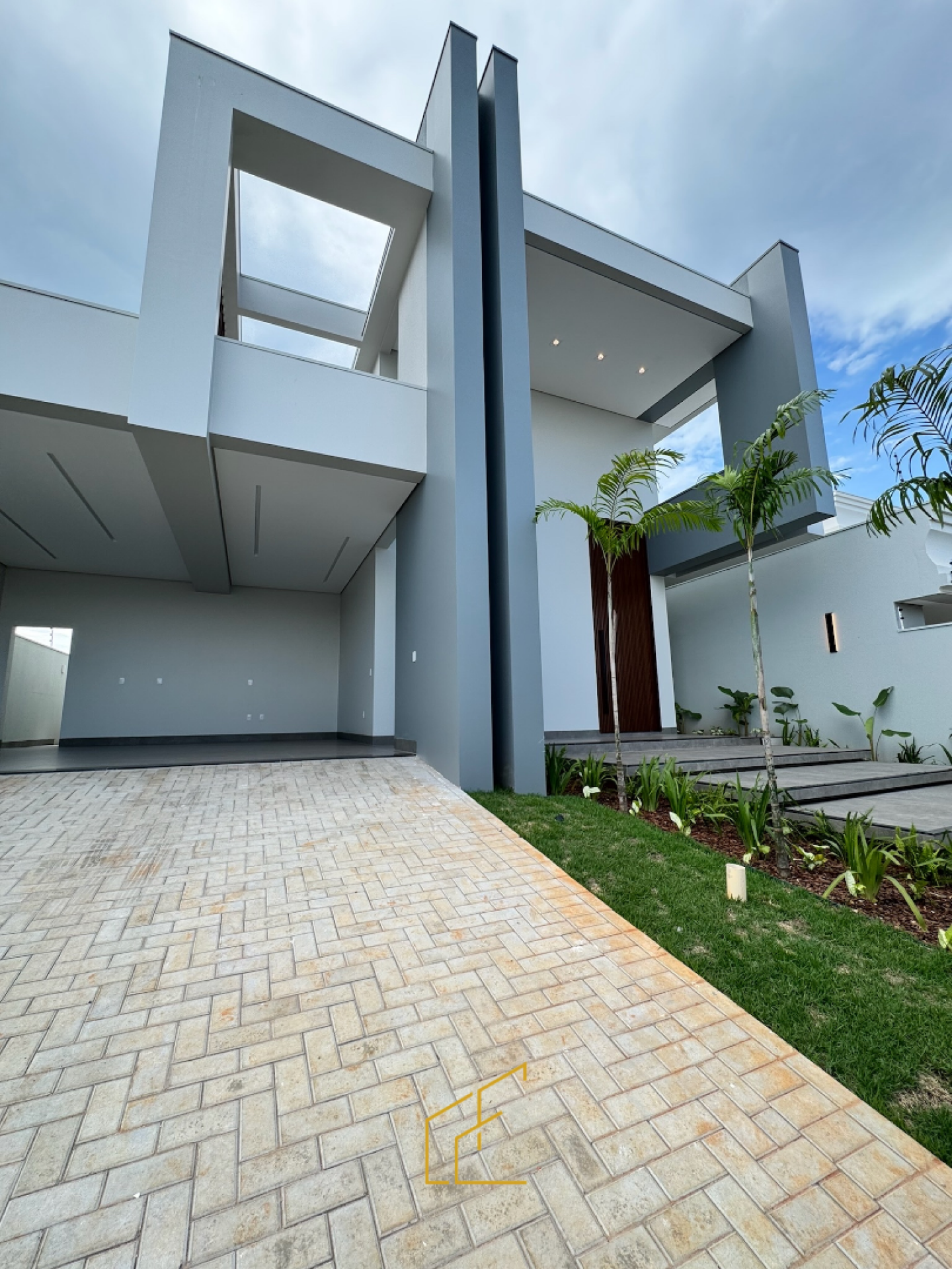 IMOVEL DE ALTO PADRÃO DISPONIVEL PARA VENDA NO BAIRRO PARQUE DOS INGÁS