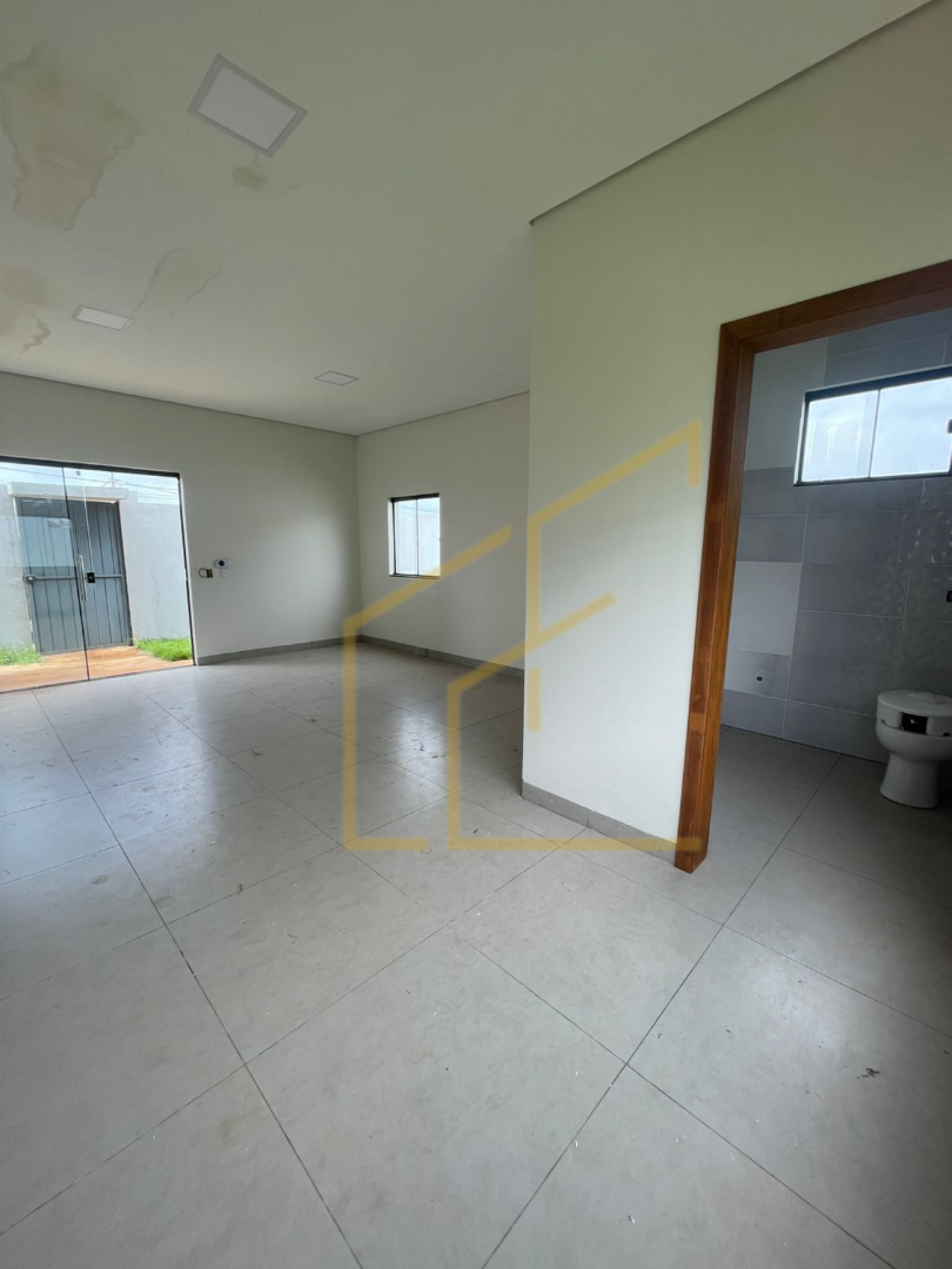 SALA COMERCIAL DISPONÍVEL PARA VENDA NO BAIRRO MONTREAL