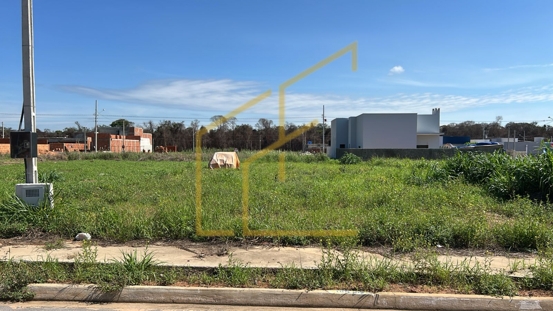 ÁGIO DE LOTE DISPONÍVEL PARA VENDA NO BAIRRO MONTSERRAT