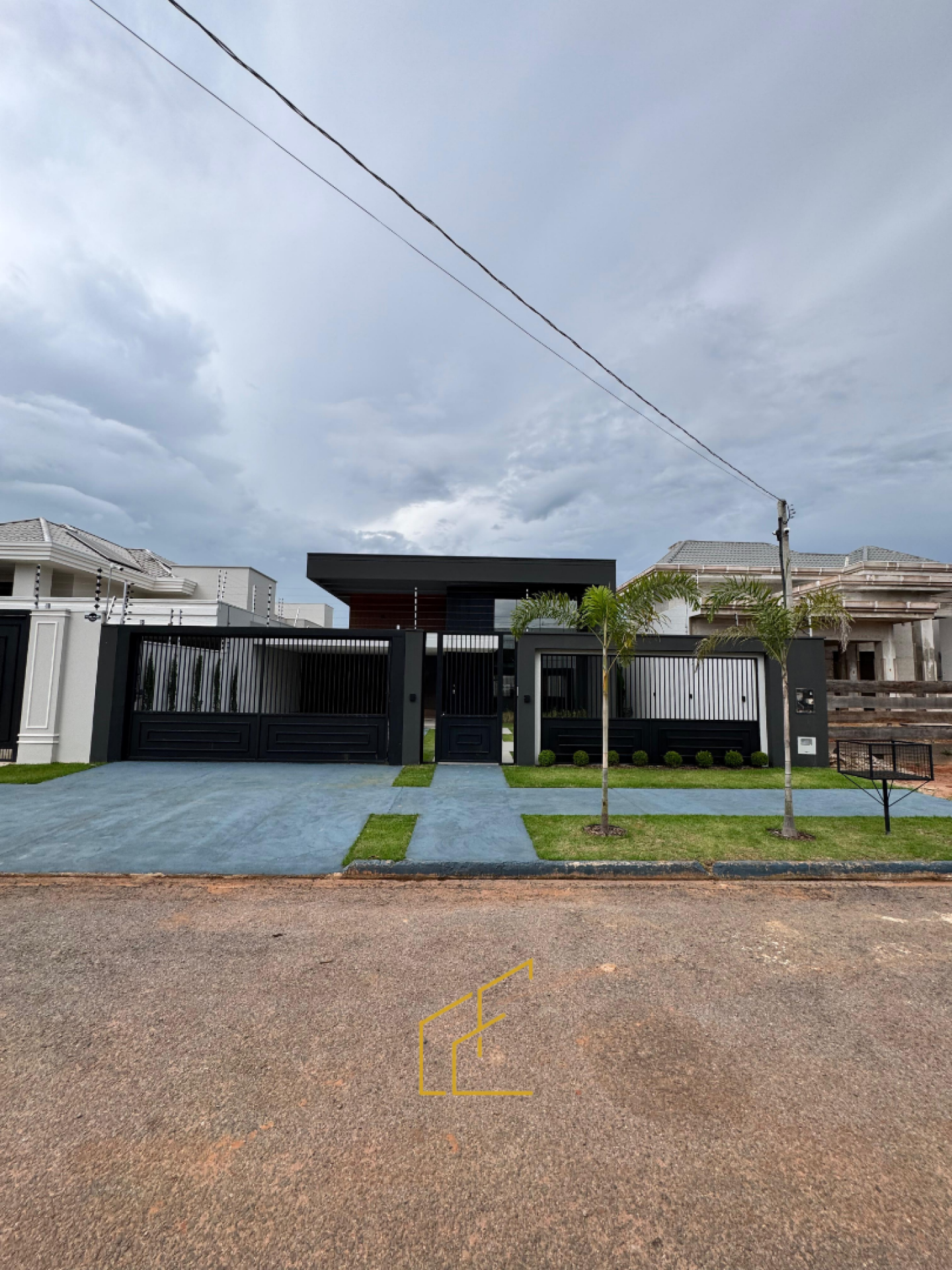 IMÓVEL DE ALTO PADRÃO DISPONÍVEL PARA VENDA NO BAIRRO PARQUE DOS INGÁS