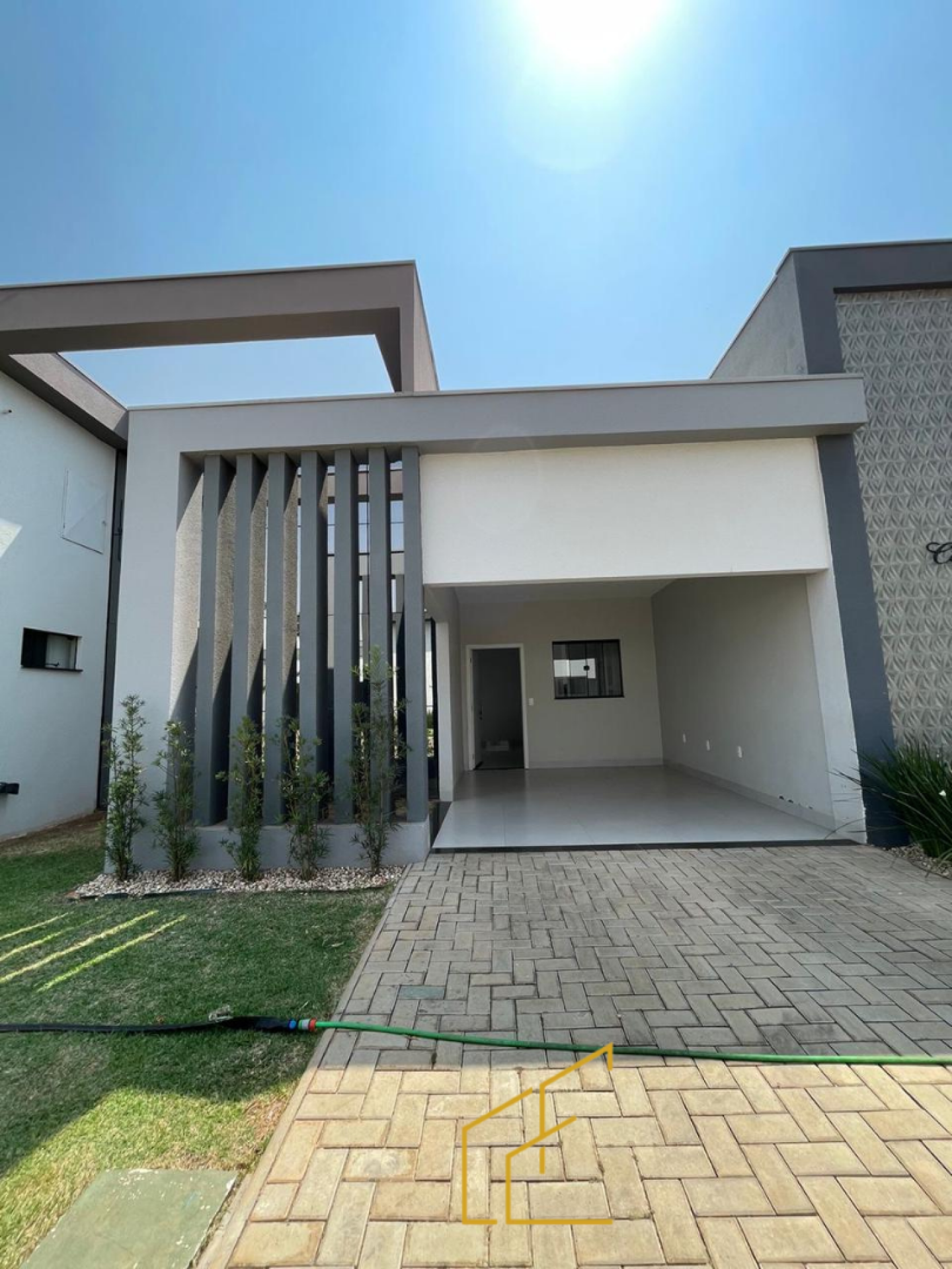 IMÓVEL NO CONDOMÍNIO PORTINARI DISPONÍVEL PARA VENDA NO BAIRRO JARDIM DAS ORQUÍDEAS