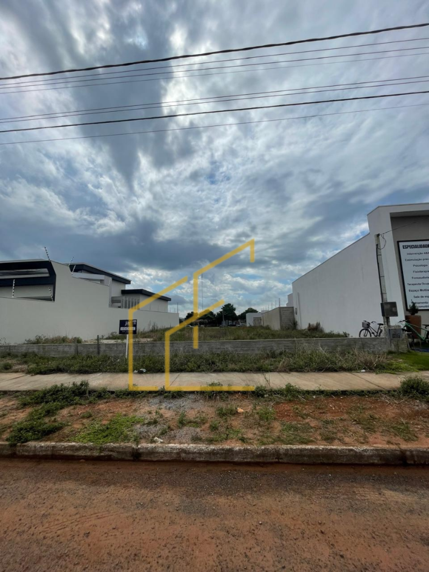 LOTE DISPONÍVEL PARA VENDA NO BAIRRO PARQUE DOS INGÁS