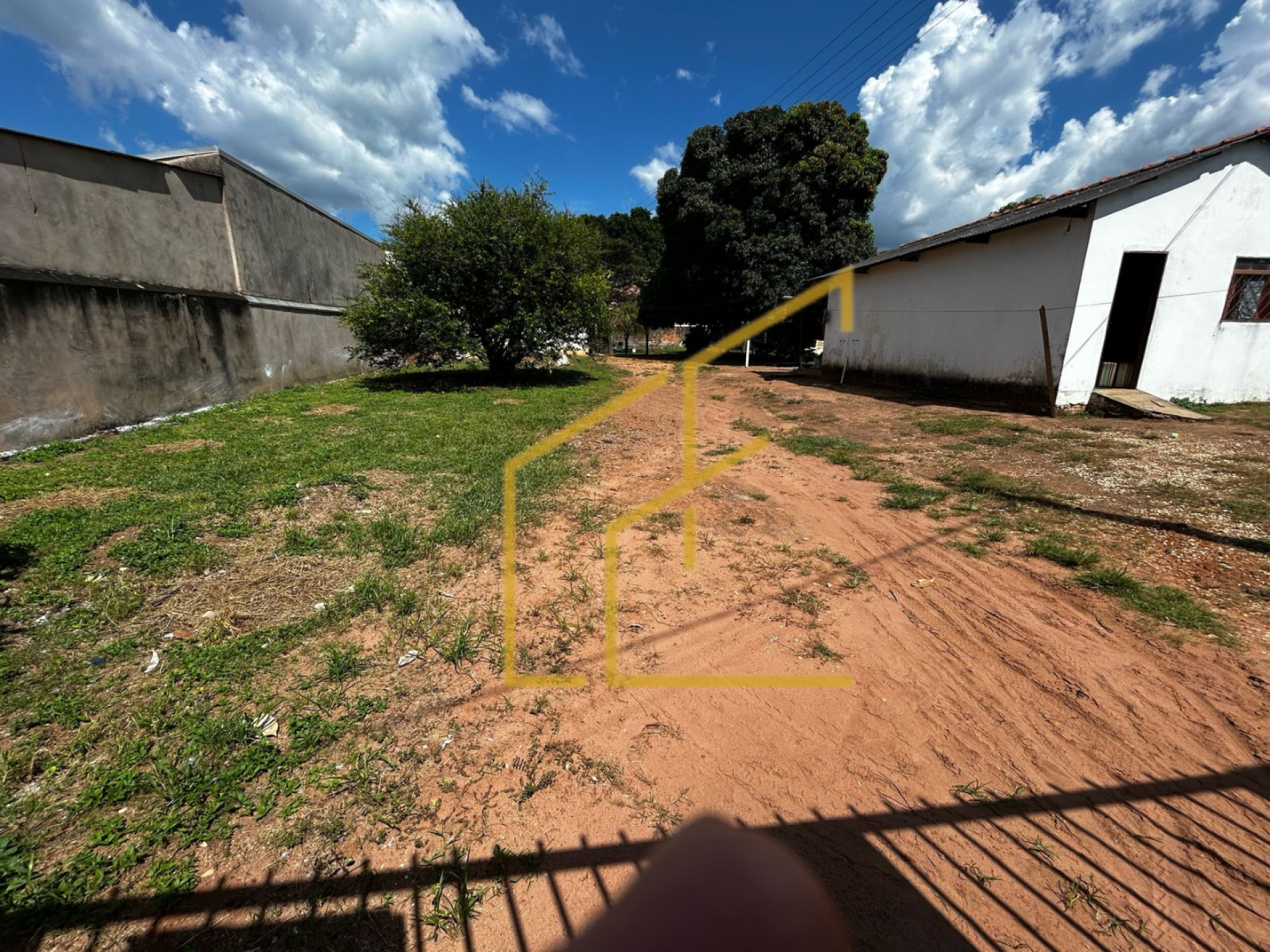 LOTE DISPONÍVEL PARA VENDA NO BAIRRO NOSSA SENHORA APARECIDA