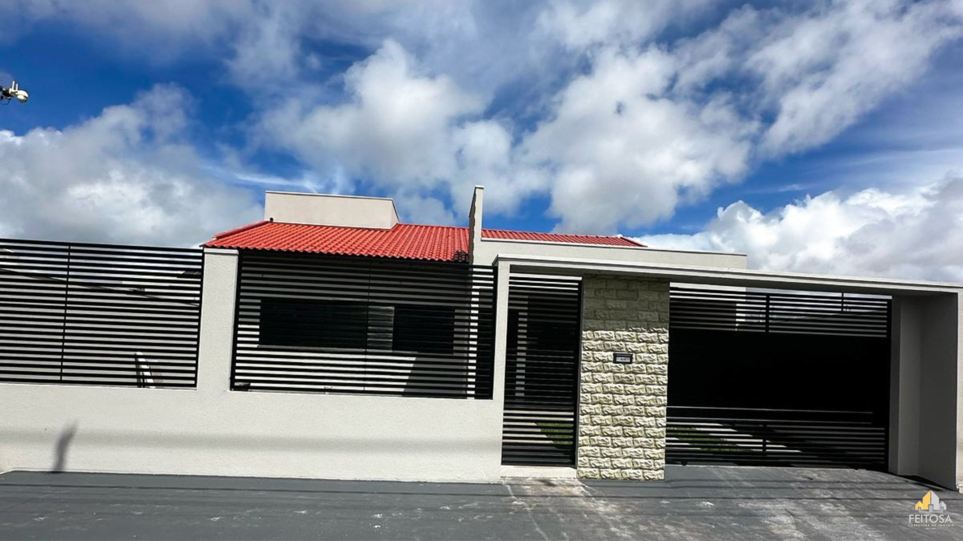 CASA À VENDA NO JARDIM MILÃO