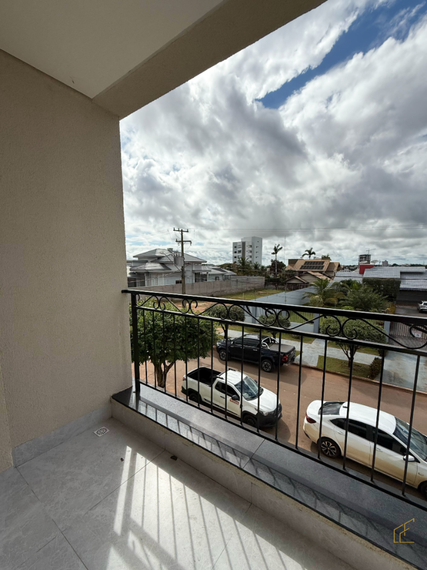 APARTAMENTOS DISPONIVEIS PARA VENDA NO EDIFÍCIO FLORENÇA